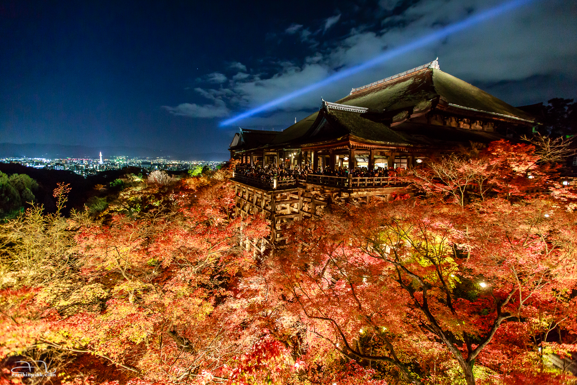 Night illumination at Kiyomizu-dera.